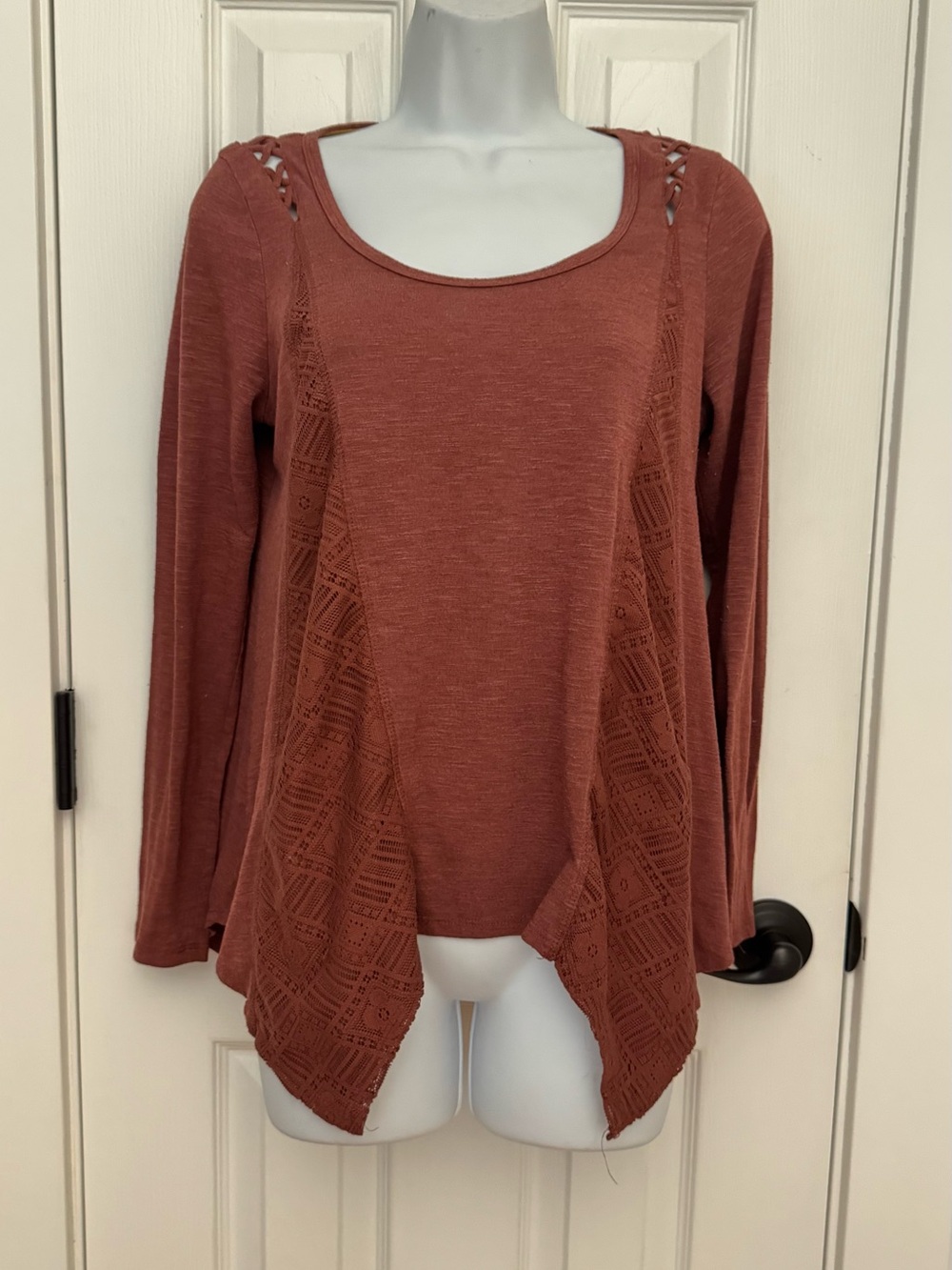 Women’s Crochet-Panel Long Sleeve Sweater - Rust